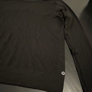 Black lululemon long sleeves dri fit